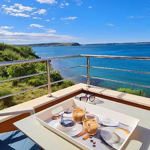 Apartament Nicolas - & Sea 10m Away - Amazing Sea View!, Rtina